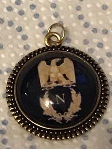 PENDENTIF MÉDAILLON Métal Doré Vieilli 25mm De Diamètre Aigle Impériale Napole - Picture 1 of 2