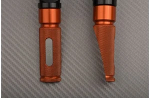 Orange-Titanium Pair of Rear Footpegs 77mm SUZUKI GSXR 750 GSX-R 1988-1995 - Picture 1 of 8