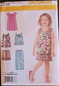 SIMPLICITY 2238 MÄDCHEN 3-8 ROCK, CROPPED HOSE, KLEID oder TOP SCHNITTMUSTER - Bild 1 von 3