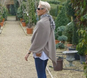 CASHMERE Poncho BROWN Handmade CAPE Wrap One Size,FREE UK Shipping, - Picture 1 of 5