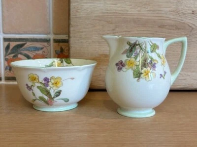 Royal Doulton Bone China Milk Jug & Sugar Bowl - V2000 April Pattern - Image 1 of 4