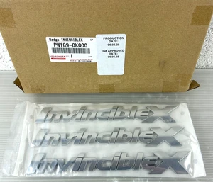 3X TOYOTA HILUX MK8 INVENCIBLE X PUERTA PUERTA PUERTA TRASERA PLACA DE IDENTIFICACIÓN LOGOTIPO NUEVO GENUINO - Imagen 1 de 5