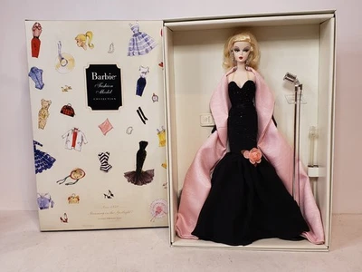 STUNNING IN THE SPOTLIGHT SILKSTONE BARBIE DOLL 2009 GOLD MATTEL N6603 NRFB - Image 1 of 4