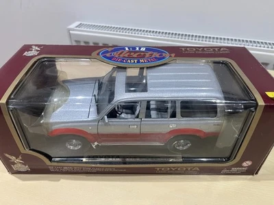 Road Legends 1:18 Scale Toyota Land Cruiser Diecast Model Car Boxed 1992 - Image 1 of 4