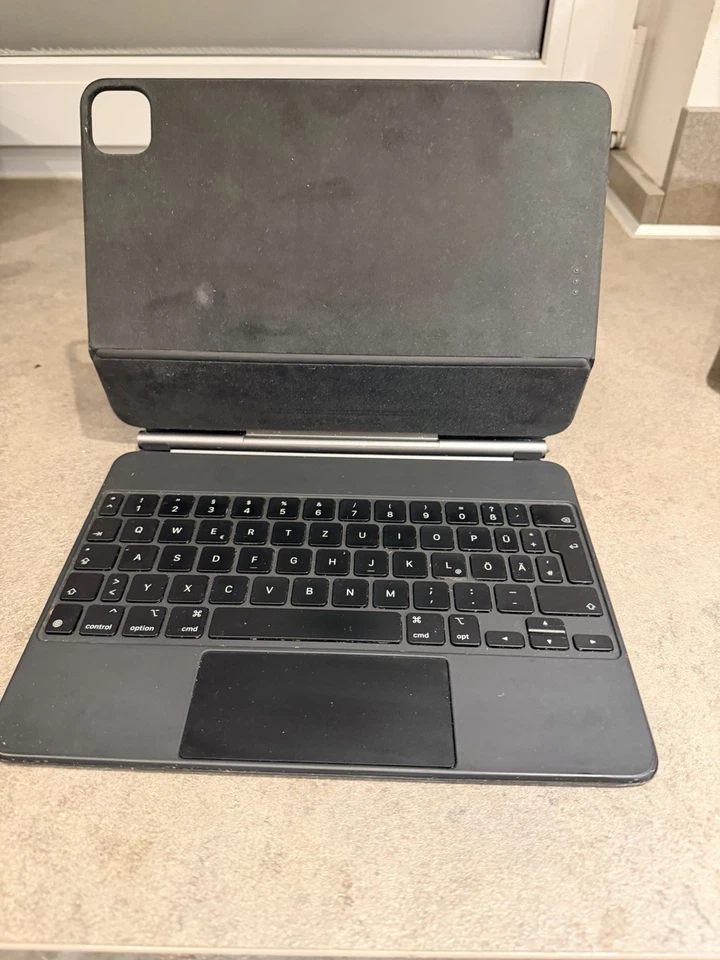 Apple Magic Keyboard iPad Pro 11 1-4 Gen iPad Air 4/5 QWERTZ Deutsch - Bild 1 von 4