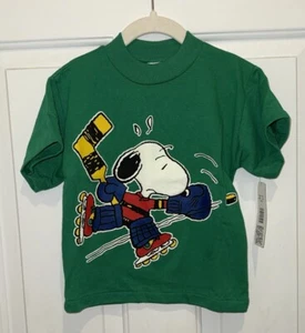 Vintage 90s Green Peanuts Snoopy Hockey Graphic Tee T Shirt Kids 4 Made In USA - Picture 1 of 9