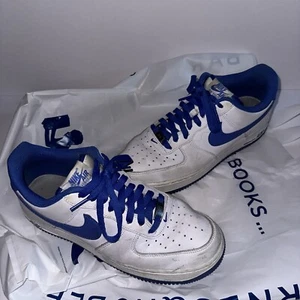 Nike Air Force 1'07 Lo bianco/blu medio DH7561-104 uomo 8,5 - Foto 1 di 8