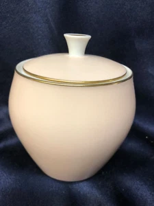 NORITAKE 620 SUGAR BOWL & LID 12 OZ WHITE INTERIOR PINK EXTERIOR GOLD TRIM - Picture 1 of 7