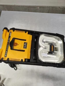 DeWalt DC021-QW Charger - Used, Signs of Wear, No Batteries - Zdjęcie 1 z 6