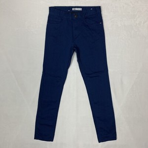 Pantalón azul marino con pierna recta de Zara | THE NO END