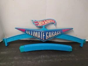 Blue Plastic Signage "Hot Wheels Ultimate Garage" CMP80 REPLACEMENT PART ONLY - Picture 1 of 6