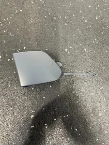 11888554009999 Genuine Mercedes Tow Eye Cover for CLA250 - Bild 1 von 3