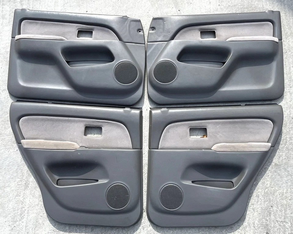 1996 - 2002 年丰田 4Runner 门板 4 件套灰色布内部装饰原始设备制造商 — 第 1/4 张图片