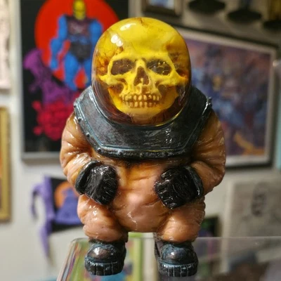 Alien Facehugger X-Ray Cosmonaut - Dingy Dave - Creatures of Decay - Resin Model - Image 1 of 2