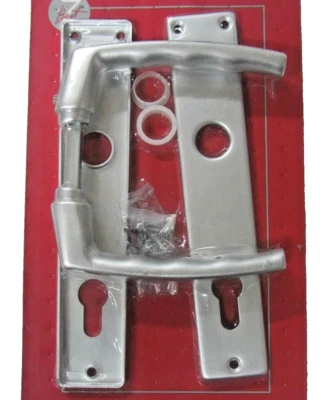 Maniglia Porta con Placca foro Yale in Alluminio colore Argento Italia  - Immagine 1 di 4