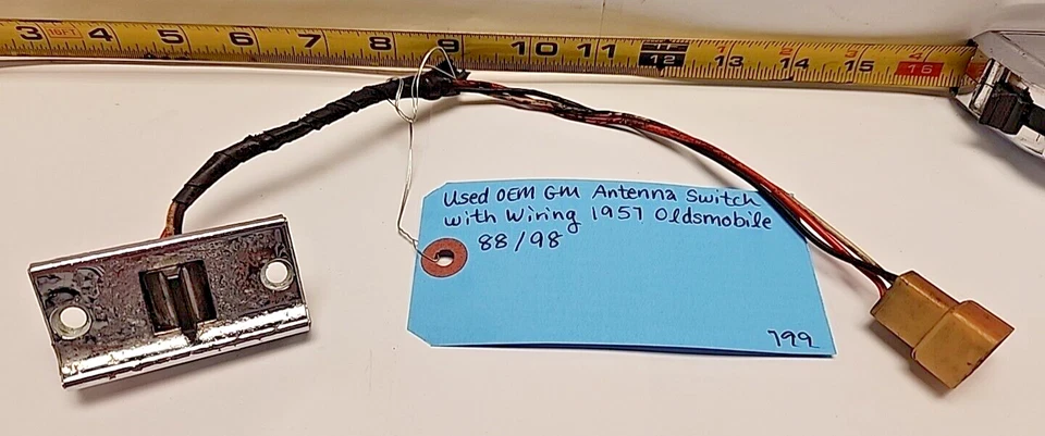 Б/у оригинальный производитель GM антенный переключатель с проводкой 1957 Oldsmobile 88/98 (799) - Изображение 1 из 4