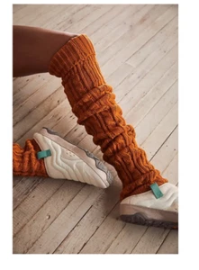 Neu mit Etikett Free People Alpine dicke Overknee-Socken mit Zopfmuster ingwer rostbraun - Bild 1 von 3