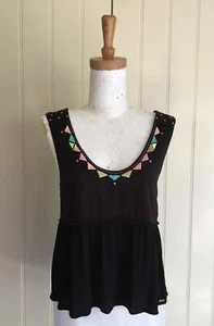 TOP Black Keyhole back Sleeveless Embroidered Cropped Singlet Rusty Sz 8 Summer - Picture 1 of 8
