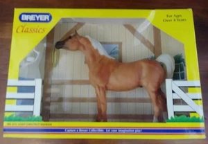 ¡NUEVO! Breyer Classics 1997 no. 672 LUZ CASTAÑO ÁRABE - Imagen 1 de 6