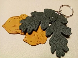 Leather Handmade Oak Leaf And Acorns Key Ring. Different Colors Available. - Picture 1 of 26