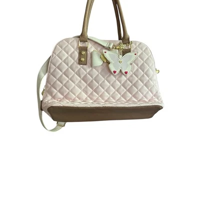 Betsey Johnson стеганая сумка розовый искусственной кожи бабочка подвеска наплечная сумка - Изображение 1 из 4