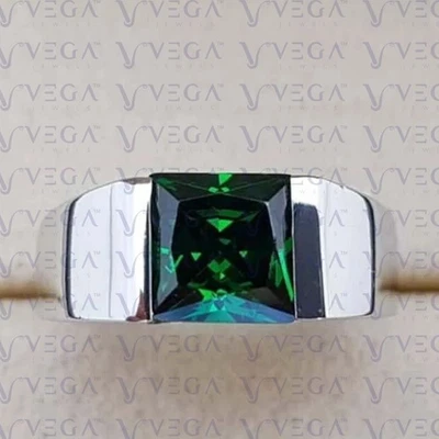 Anillo solitario de esmeralda natural enchapado en platino 950PT con forma de princesa de 5,00 quilates Foto 1 de 4