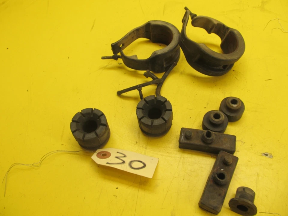 1985 年橡胶套装本田原始设备制造商 ATC 250R 燃油箱设置橡胶带 85 发动机 — 第 1/1 张图片