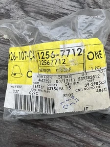 NEW Genuine GM 24576398 Crankshaft Position Sensor - Picture 1 of 2