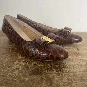 Vara Ballet Pisos Salvatore Ferragamo Cuero de Cocodrilo Marrón 9.5 B Arco - Imagen 1 de 15