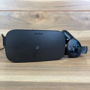 Oculus Black Built-in Microphone PC-Powered VR Gaming Headset with Controller - Picture 1 of 8