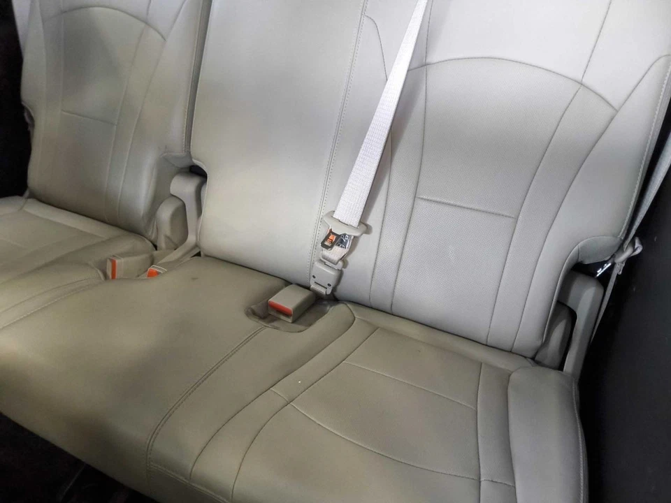 Center Retractor ENCLAVE   2018 Seat Belt Rear 660690 - Image 1 of 1