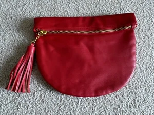 WOMEN'S FOREVER 21 RED ZIP UP HANDBAG PURSE CLUTCH Small Bag Wallet Fringe New - Picture 1 of 7