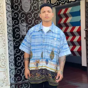 Camisa de hombre Pelle Pelle blanca | azul cielo | verde arte africano abotonada nueva con etiquetas - Imagen 1 de 4