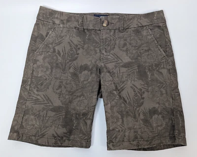American Eagle Women's Size 8 Olive Green Tropical Print Bermuda Shorts Mid Rise - Image 1 of 4