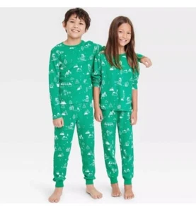 Kids' Ski Scene Matching Family Thermal Pajama Set Wondershop™ Green S 6/7 - Picture 1 of 3