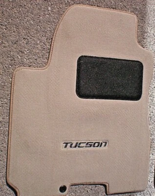 JUEGO DE 4 ALFOMBRILLAS ORIGINALES OEM HYUNDAI TUCSON BEIGE/BRONCEADO NUEVAS Foto 1 de 4