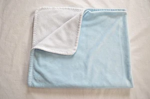 BABY BABY Blankets & Beyond Solid Light Blue Smooth Plush White Fleece Blanket - Picture 1 of 4