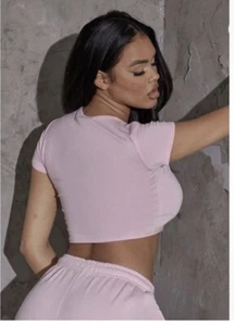 T-shirt Womens Pretty Little Thing Cropped Short sleeve Baby Pink Small - Picture 1 of 6