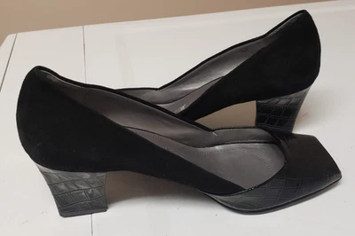 Tacón Tahari Para Mujer Puntera Abierta Cuero Gamuza Negro Estampado de Cocodrilo Talla 10 PO Bueno Foto 1 de 4