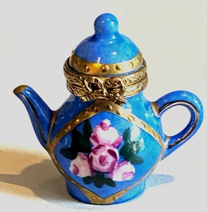 LIMOGES France PEINT MAIN Trinket BLUE Coffee / TEAPOT Box-Rose Floral-Bow Clasp - Picture 1 of 6