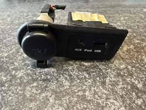 KIA VENGA 3 MK1 2013 1,6 CRDi puerto USB AUXILIAR 96120-1P000 - Imagen 1 de 3
