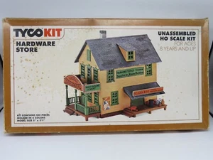 TYCO KIT UNBUILT HARDWARE STORE HO SCALE KIT # 7778 W/DECALS - Picture 1 of 12