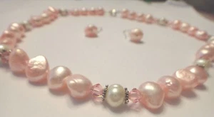 Set aus Halskette & Ohrringen 17 Zoll Sterlingsilber rosa Süßwasserperlen & 4 mm Kristall - Bild 1 von 4
