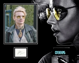 KATE McKINNON SIGNED GHOSTBUSTERS PHOTO MOUNT - Picture 1 of 1