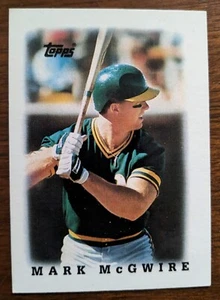MARK McGWIRE, 1988 TOPPS MINI CARD #31 - Picture 1 of 3