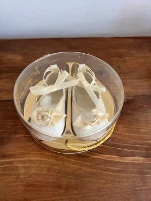 Zapatos de bautizo vintage marfil para bebé con flores talla 2 3-6 meses Foto 1 de 4