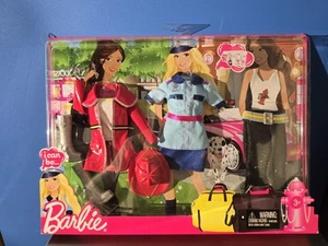 Barbie I Can Be Heroes Fashion Pack Outfits V3111 Mattel - Bild 1 von 6