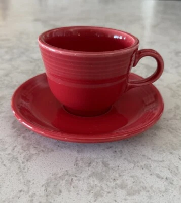 Juego de tazas y platillos de té planos Fiesta, ESCARLATA, rojo, PIEZA DESCONTINUADA Foto 1 de 4