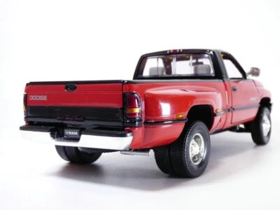 OCCASION sans boite DODGE RAM 3500 V10 Dually 1/18 Pick up - Image 1 of 4