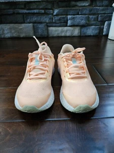 * 7Y | 8 MUJER NIKE REVOLUTION 5 SE TINTE CARMESÍ BLANCO RUNNING CZ6206-800 - Imagen 1 de 6